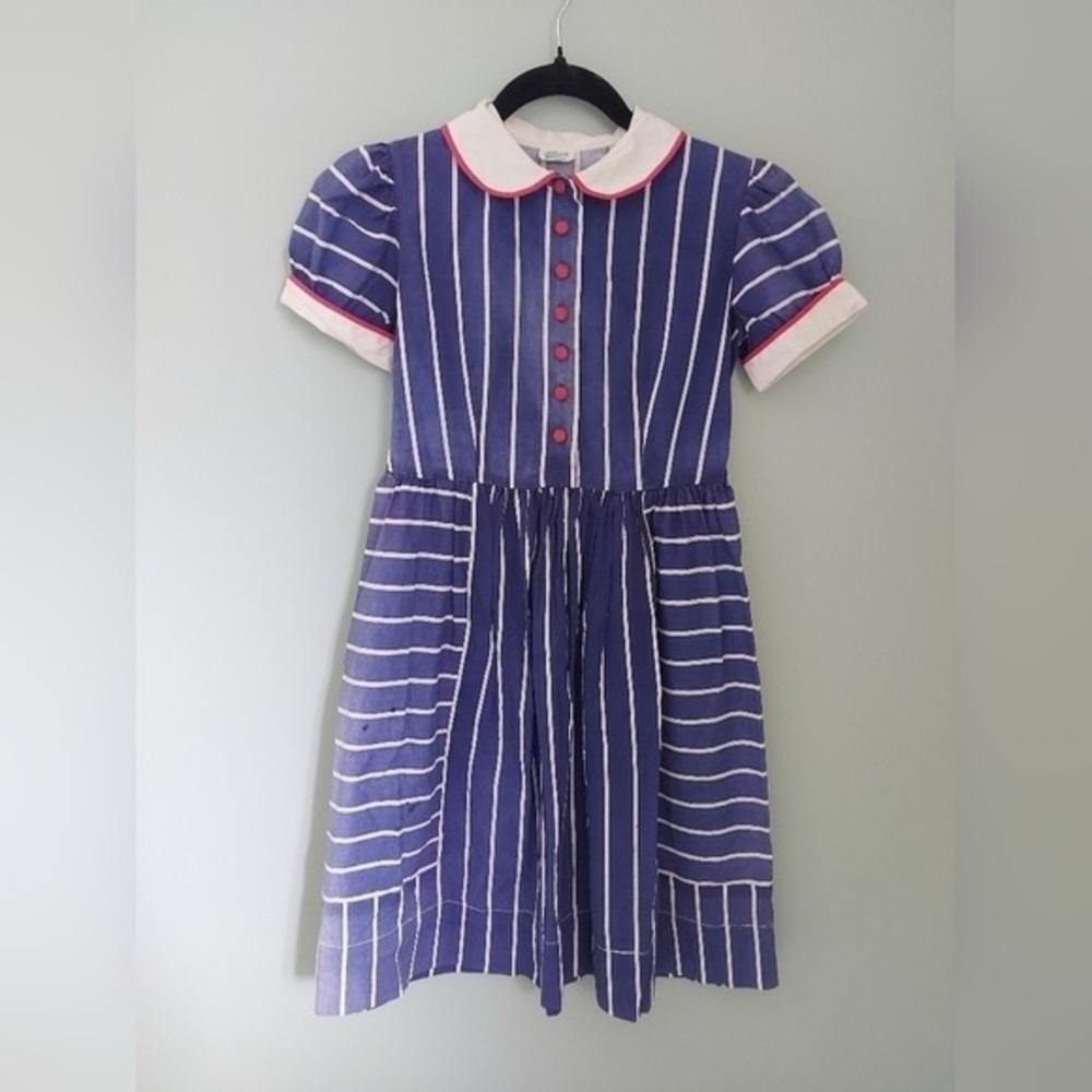 VINTAGE girls dress with pockets